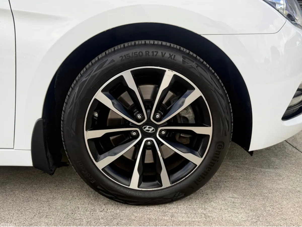 Hyundai i40 Saloon, Diesel, 2018, White