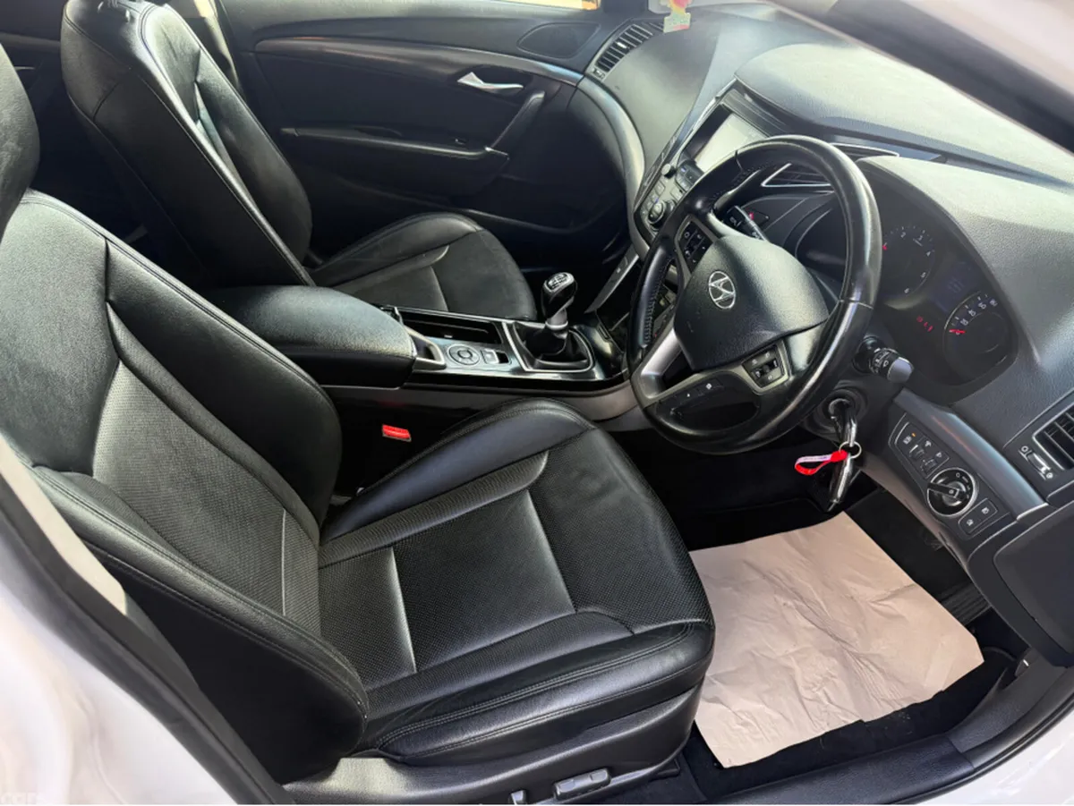 Hyundai i40 Saloon, Diesel, 2018, White