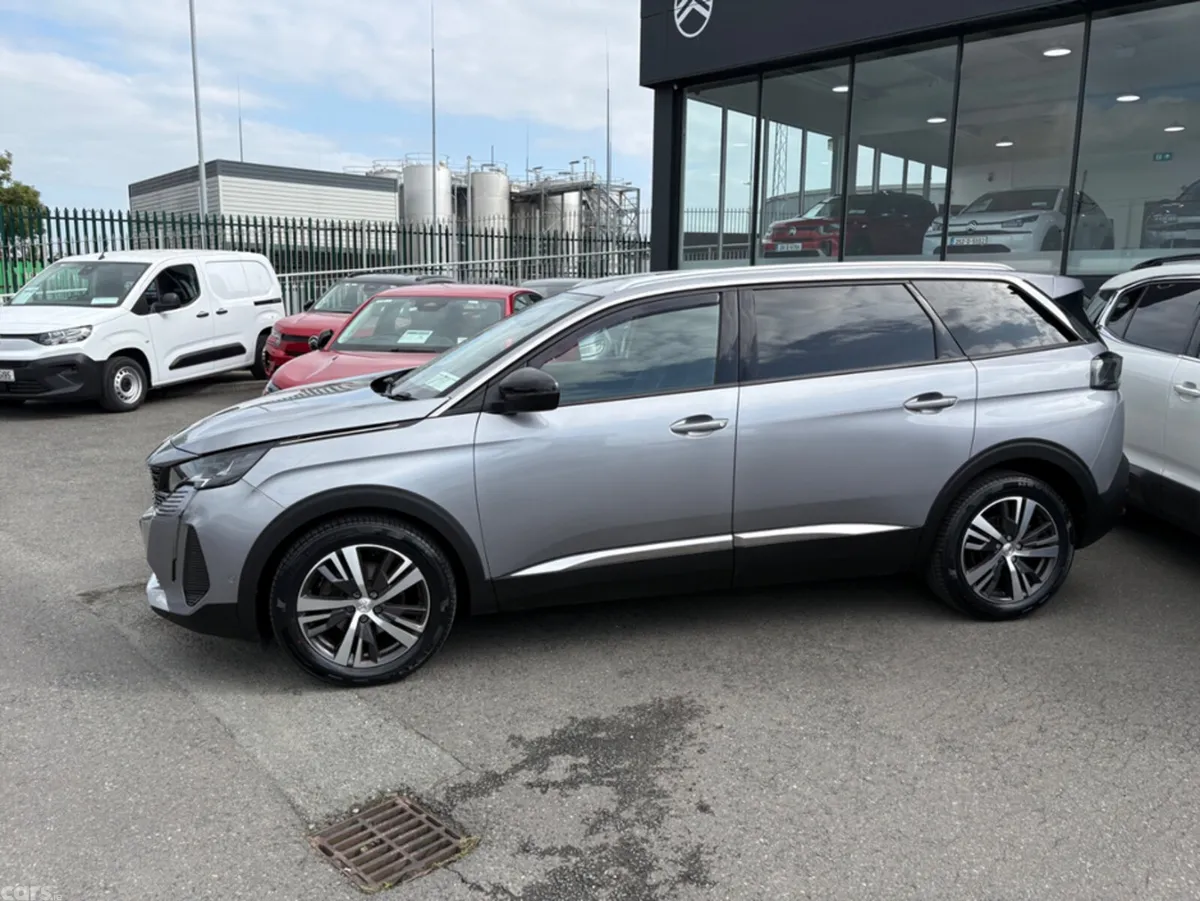 Peugeot 5008 MPV, Diesel, 2022, Grey