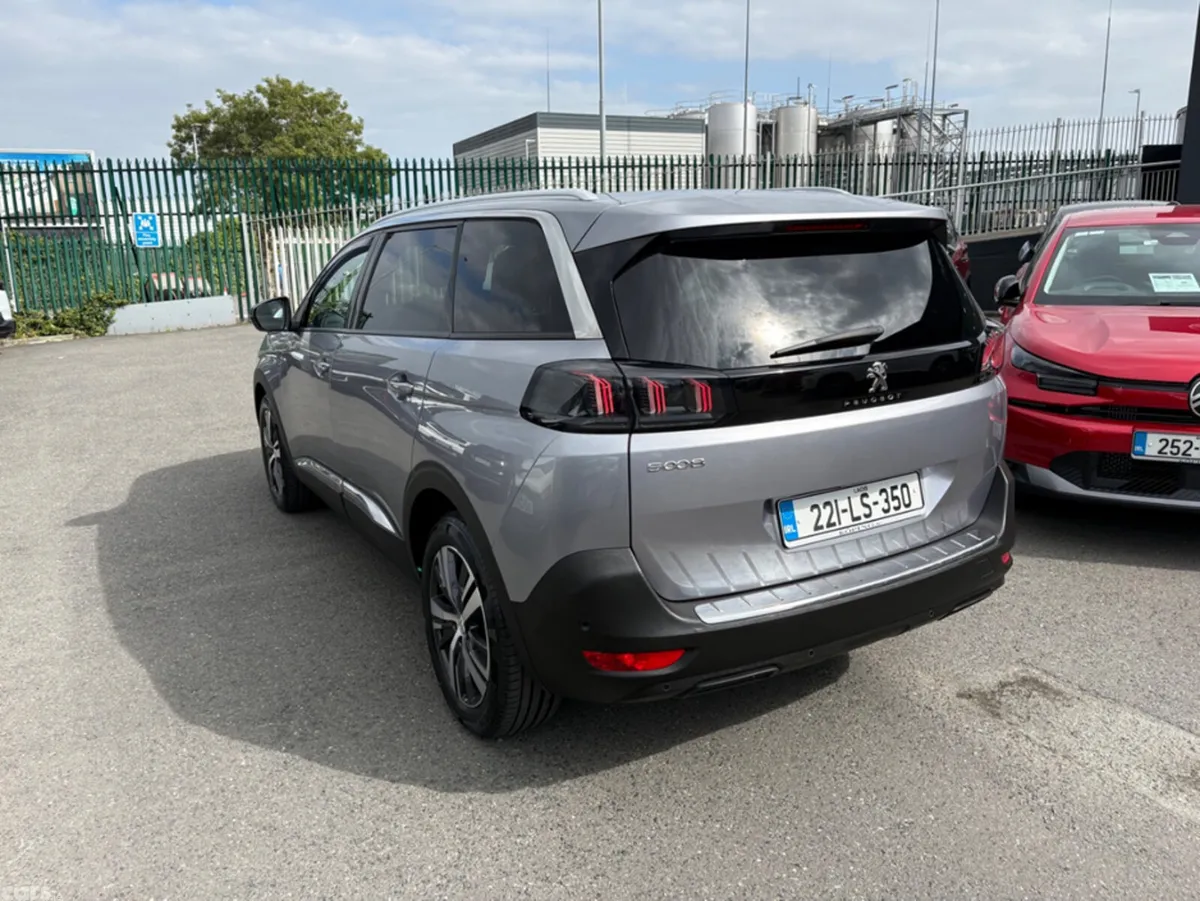 Peugeot 5008 MPV, Diesel, 2022, Grey