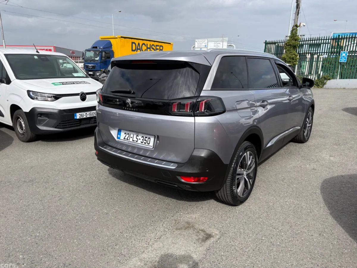 Peugeot 5008 MPV, Diesel, 2022, Grey