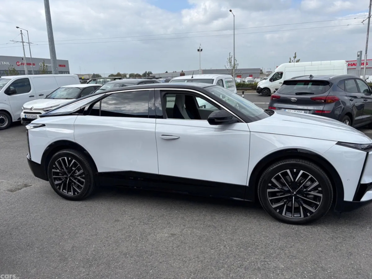 DS Automobiles Other Hatchback, Electric, 2026, White