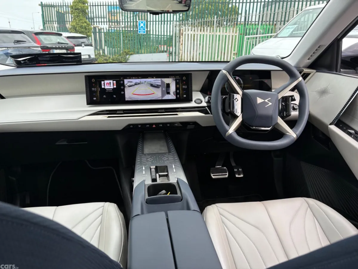 DS Automobiles Other Hatchback, Electric, 2026, White