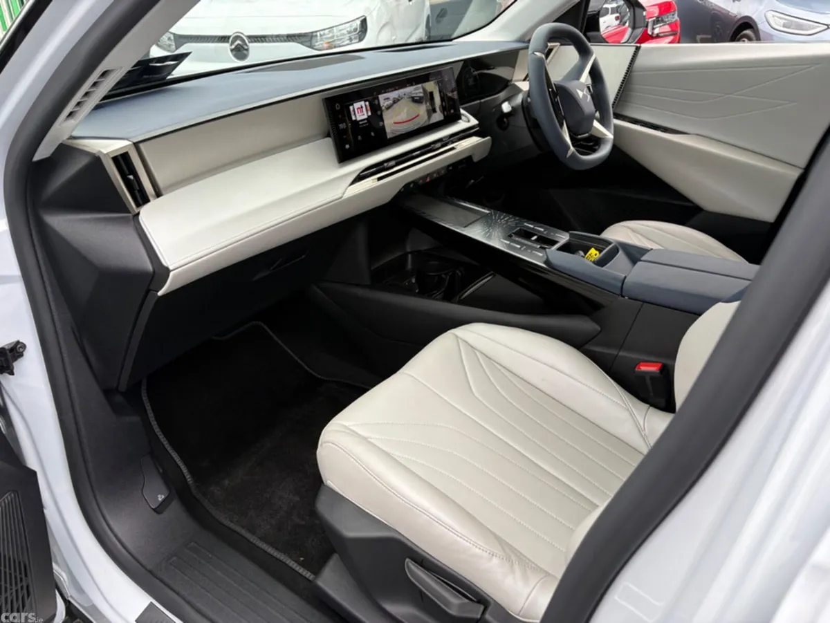 DS Automobiles Other Hatchback, Electric, 2026, White