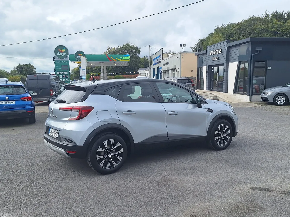 Renault Captur Hatchback, Petrol, 2023, Grey