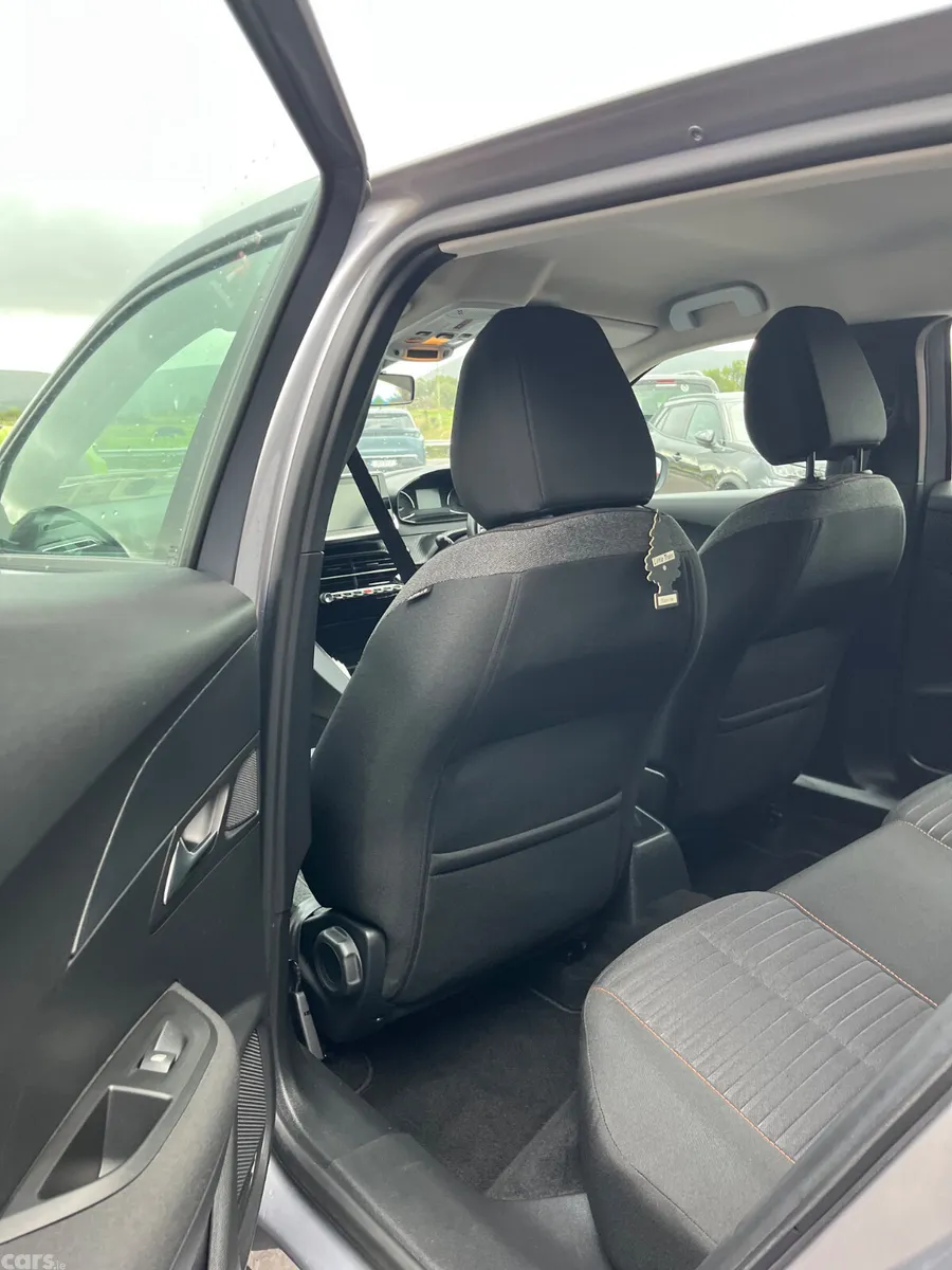 Peugeot 2008 MPV, Diesel, 2020, Grey