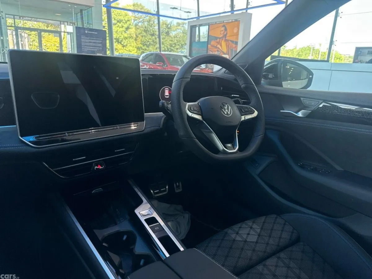Volkswagen Passat Estate, Diesel, 2026, Grey