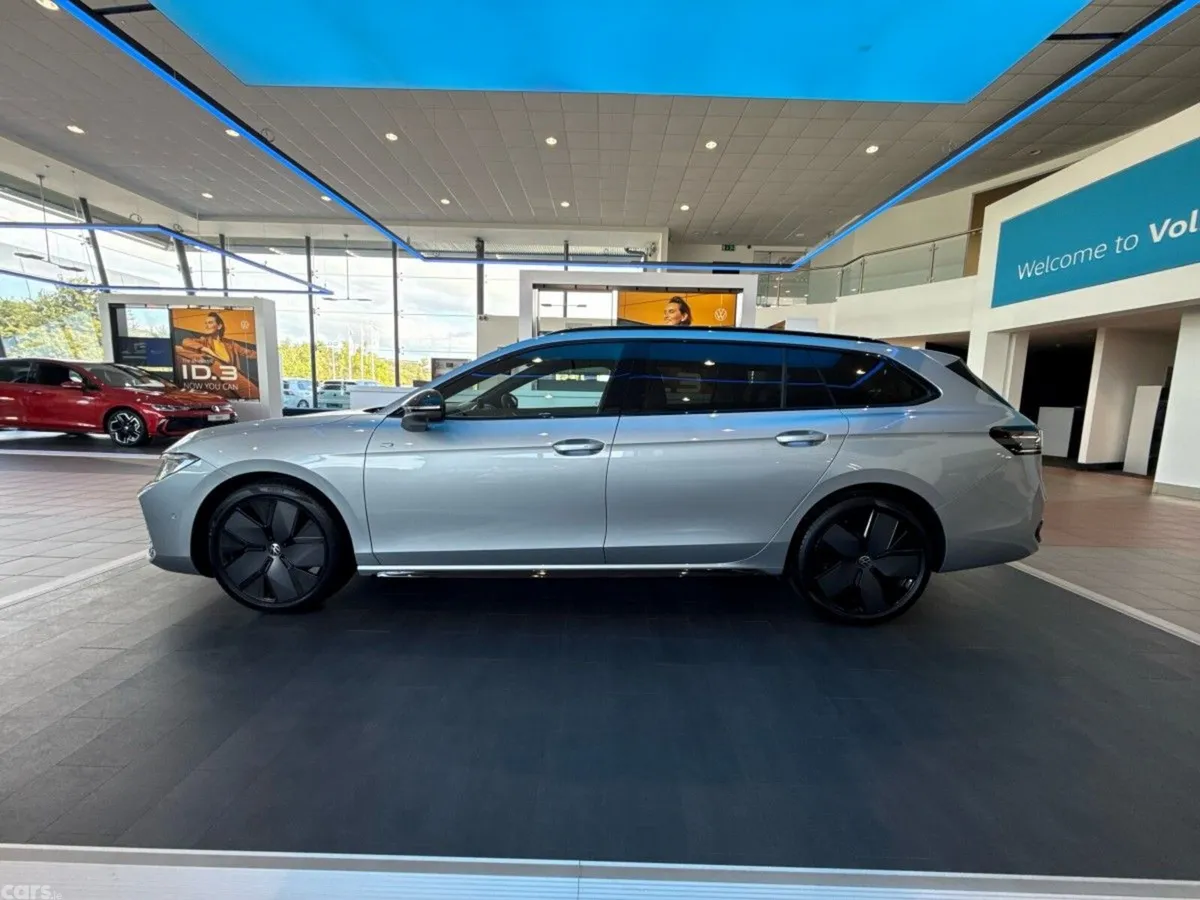 Volkswagen Passat Estate, Diesel, 2026, Grey