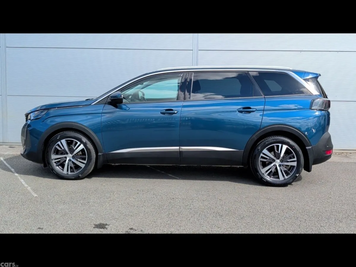Peugeot 5008 MPV, Diesel, 2021, Blue