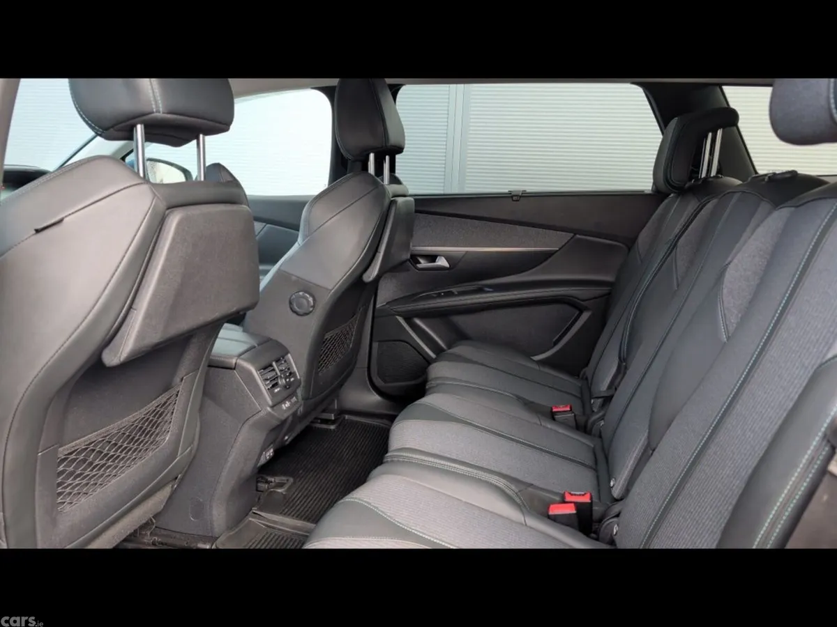 Peugeot 5008 MPV, Diesel, 2021, Blue