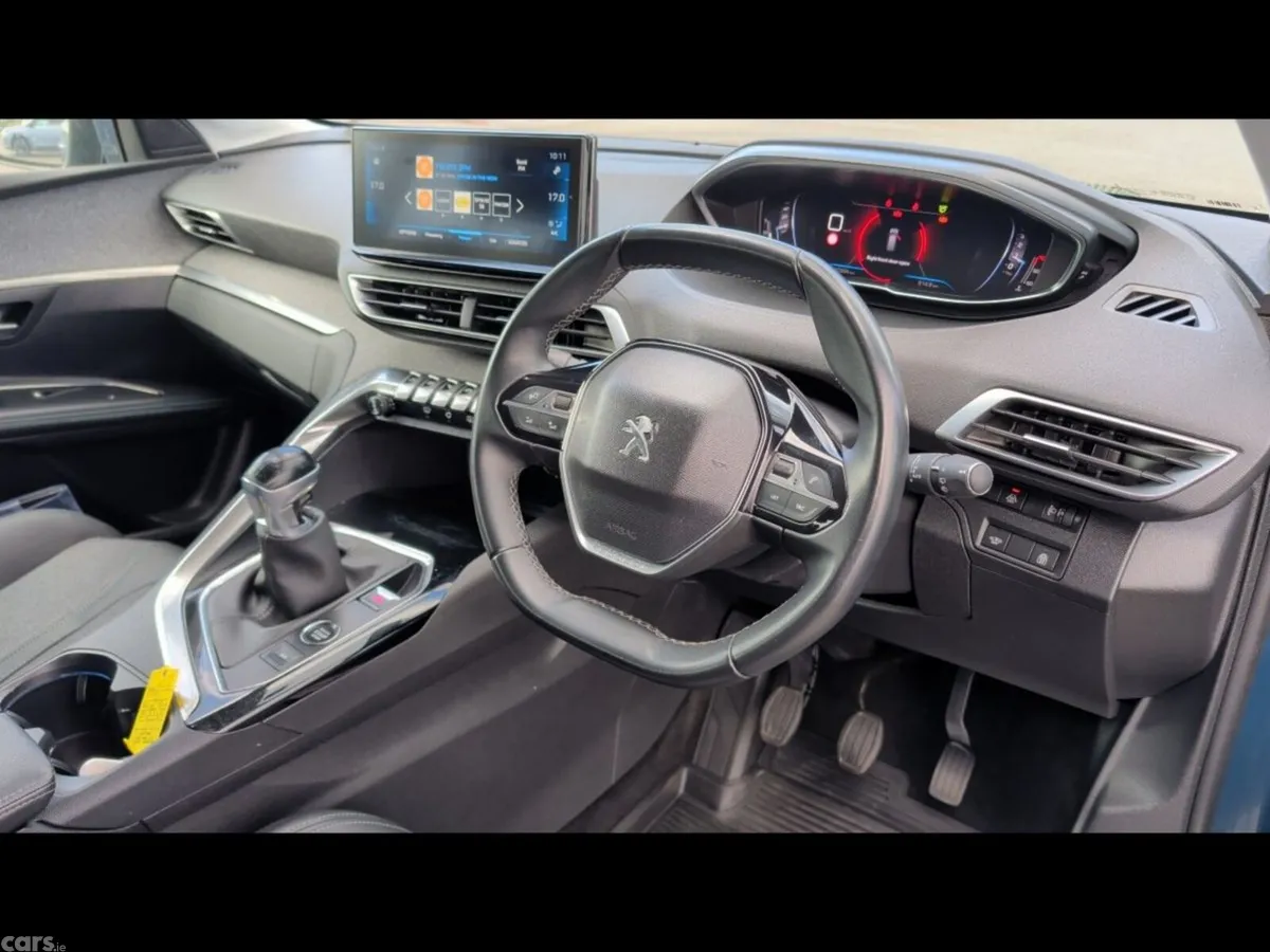 Peugeot 5008 MPV, Diesel, 2021, Blue