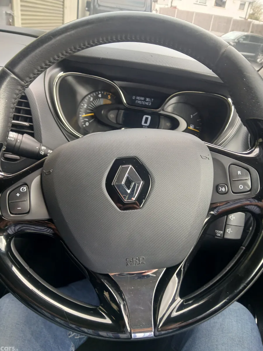 Renault Captur Hatchback, Diesel, 2016, White