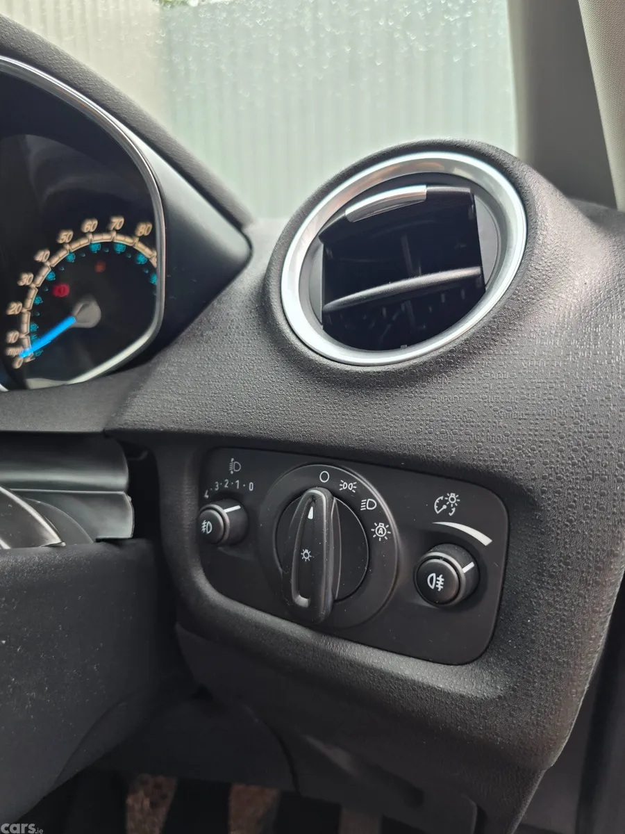 Ford Fiesta Hatchback, Petrol, 2014, Black