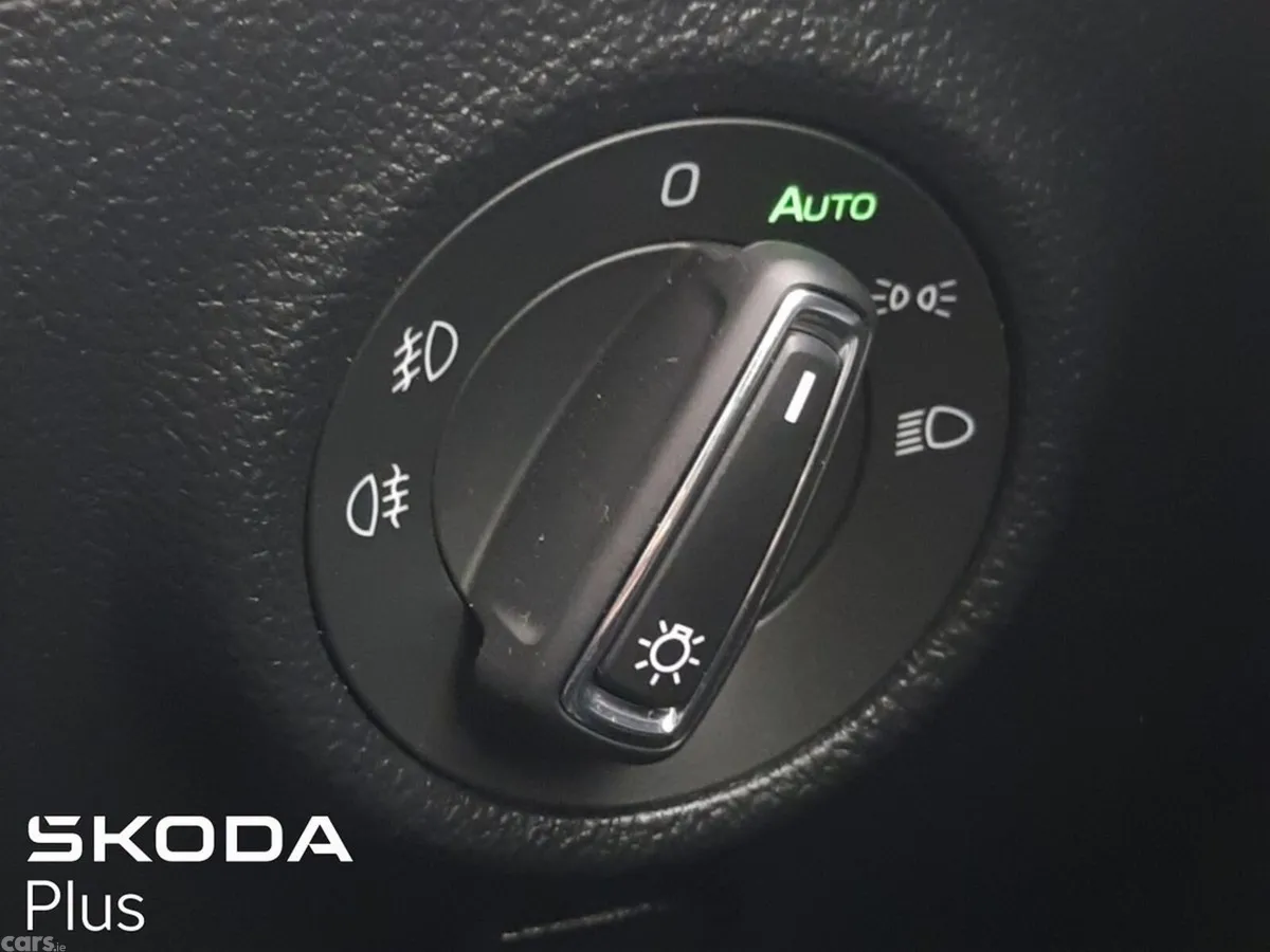 Skoda Superb Saloon, Diesel, 2023, Blue