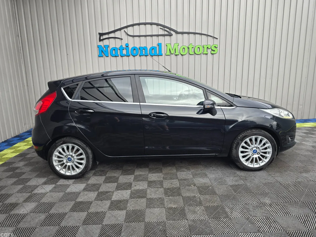 Ford Fiesta Hatchback, Petrol, 2014, Black