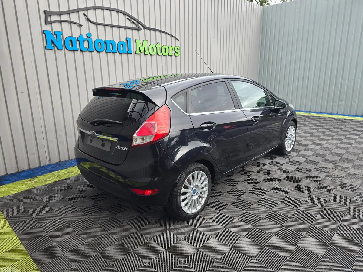 Ford Fiesta Hatchback, Petrol, 2014, Black