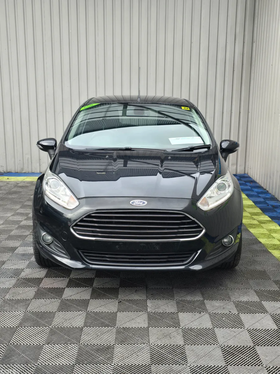 Ford Fiesta Hatchback, Petrol, 2014, Black