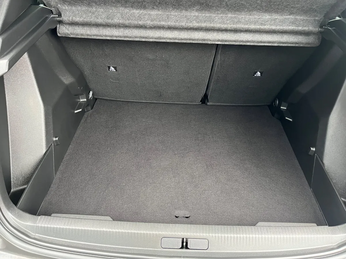 Peugeot 2008 MPV, Petrol, 2022, Grey