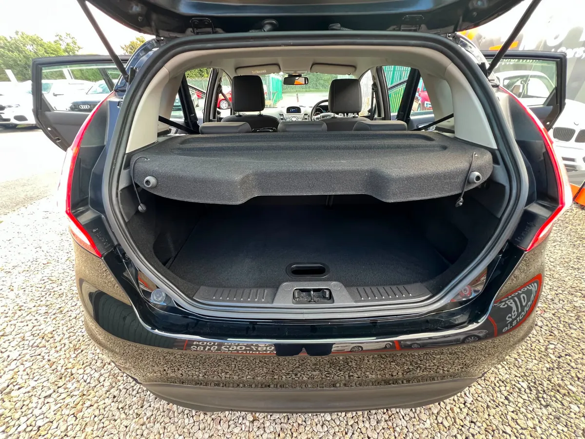 Ford Fiesta Hatchback, Petrol, 2015, Black