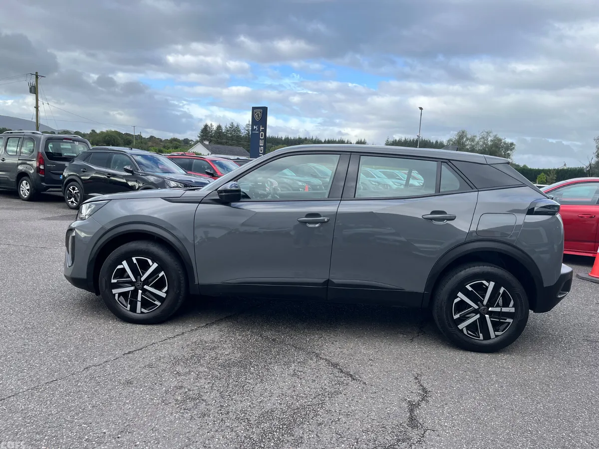 Peugeot 2008 MPV, Petrol, 2024, Grey