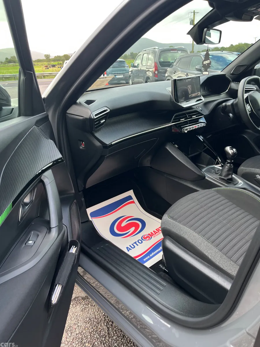 Peugeot 2008 MPV, Petrol, 2024, Grey