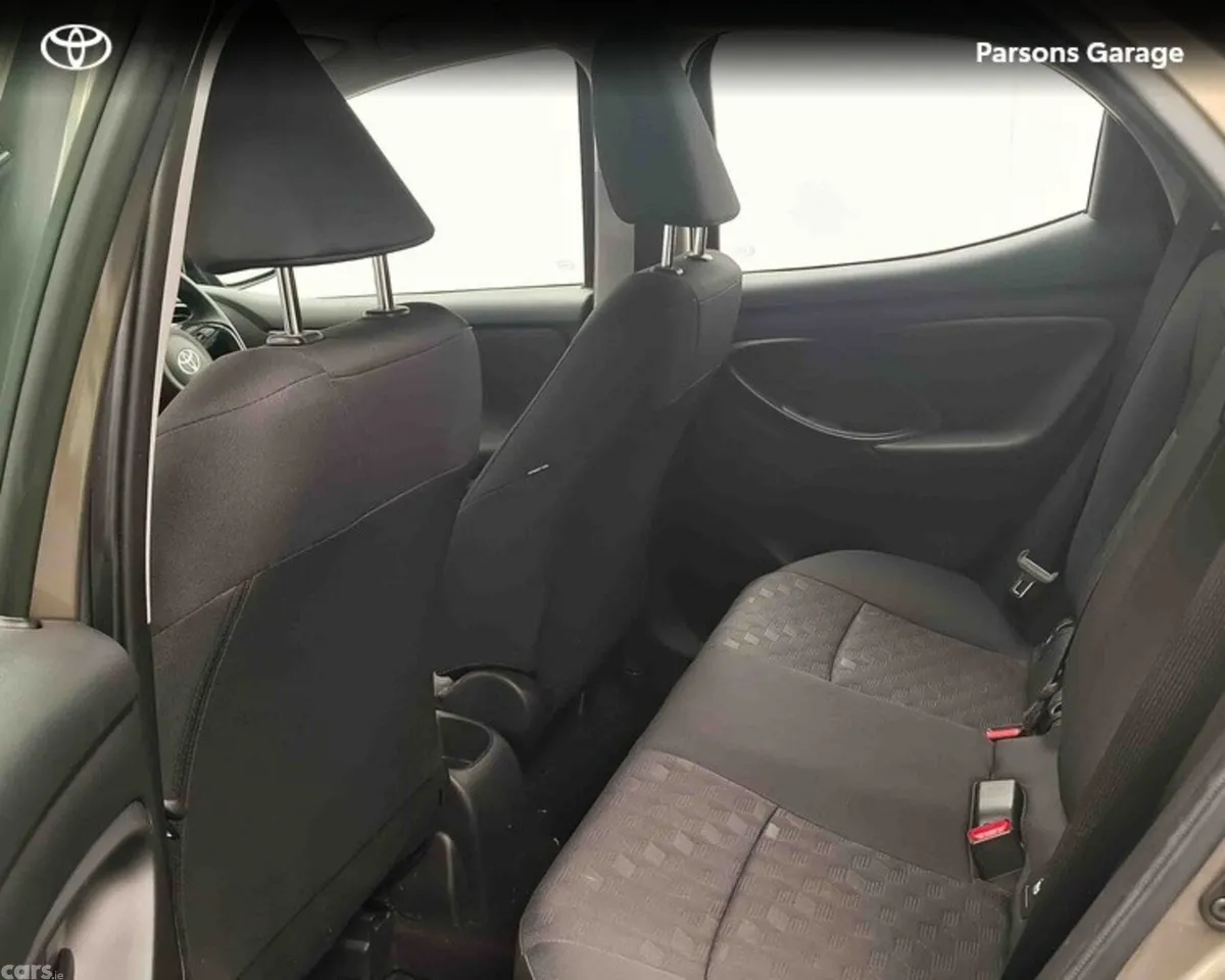 Toyota Yaris Hatchback, Petrol, 2024, Green