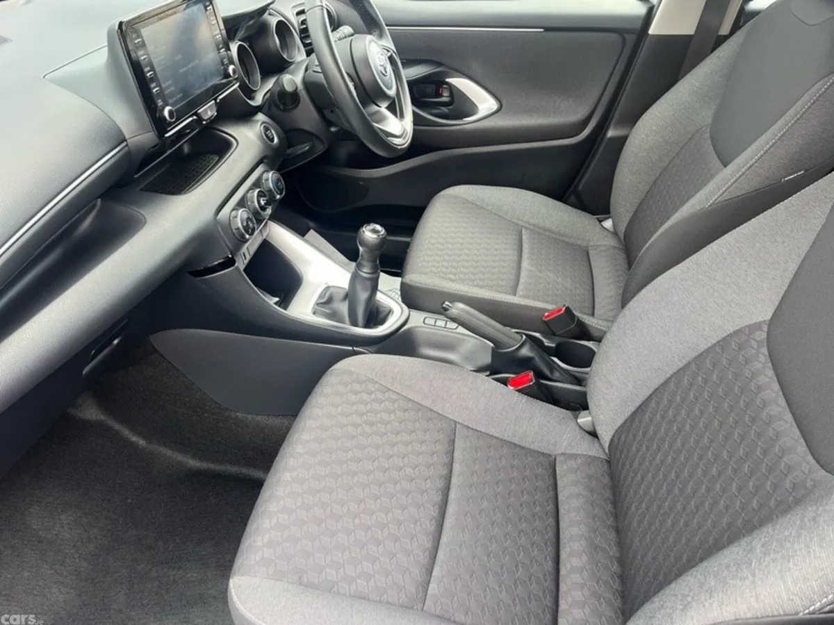 Toyota Yaris Hatchback, Petrol, 2023, Grey