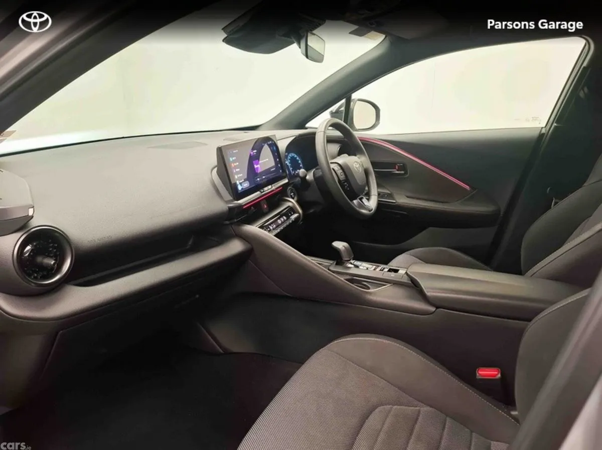 Toyota C-HR SUV, Petrol Hybrid, 2024, Silver