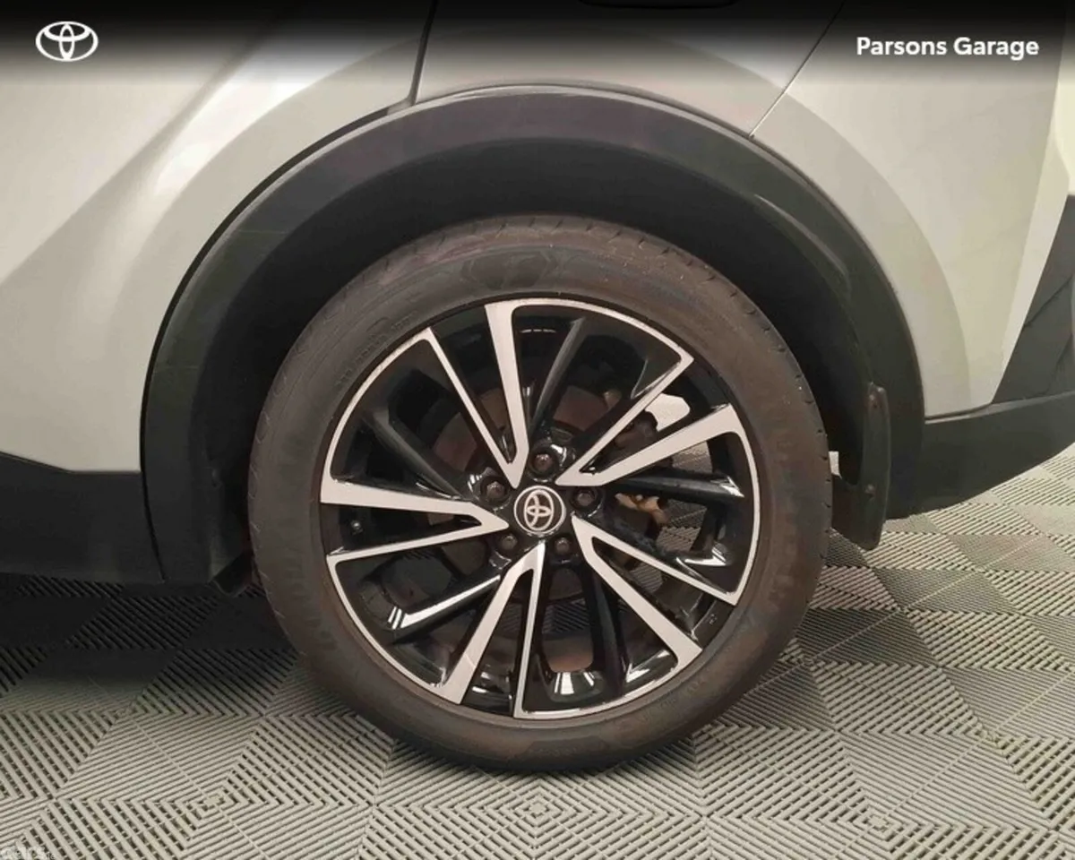 Toyota C-HR SUV, Petrol Hybrid, 2024, Silver