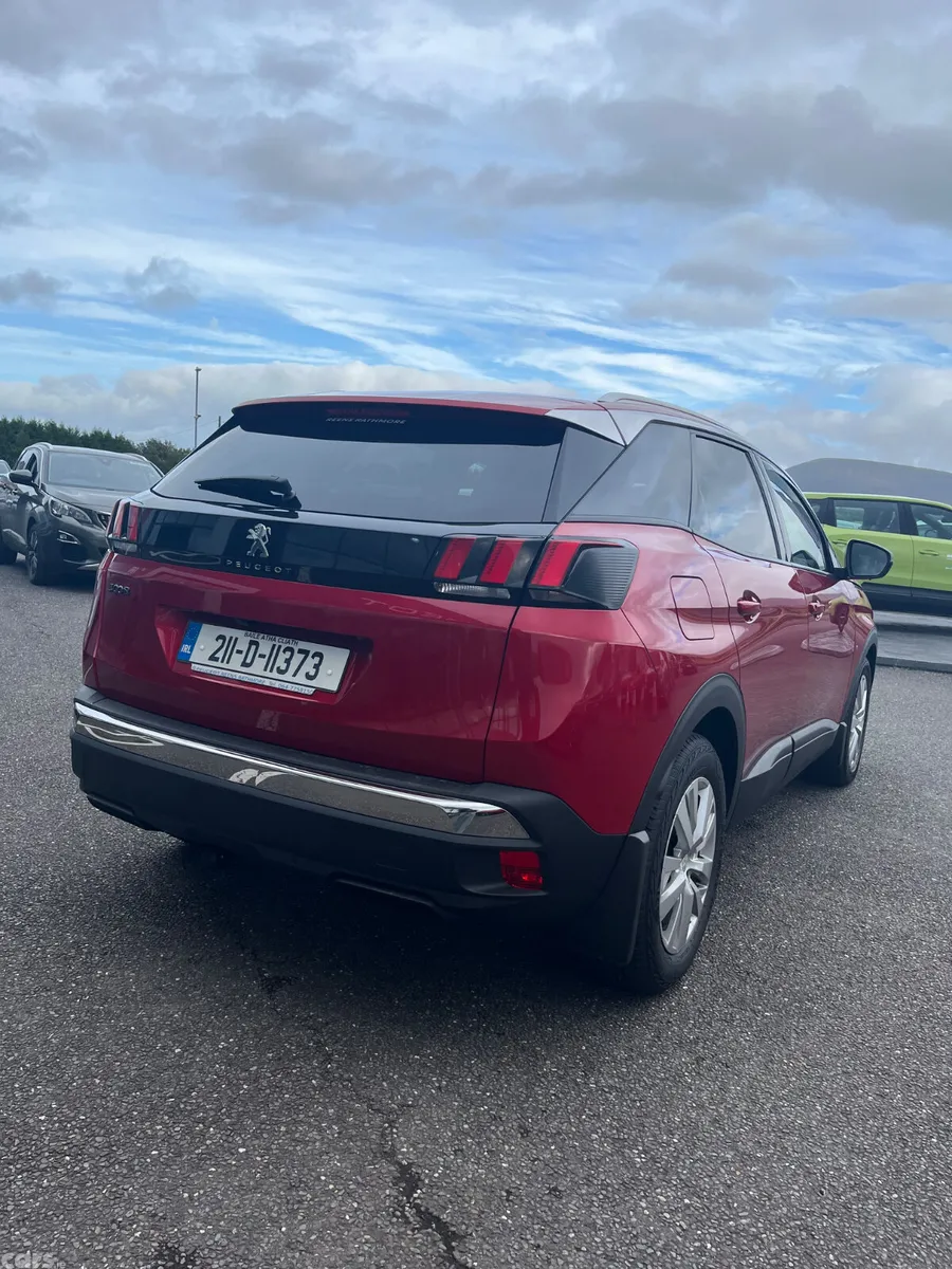 Peugeot 3008 MPV, Petrol, 2021, Red