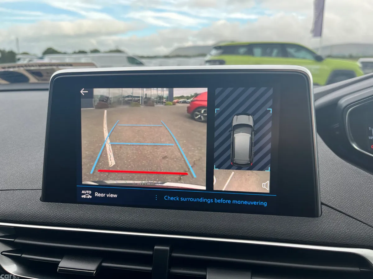 Peugeot 3008 MPV, Petrol, 2021, Red