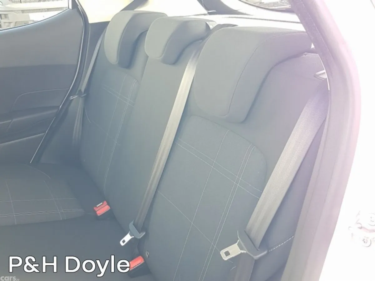 Ford Fiesta Hatchback, Petrol, 2018, White