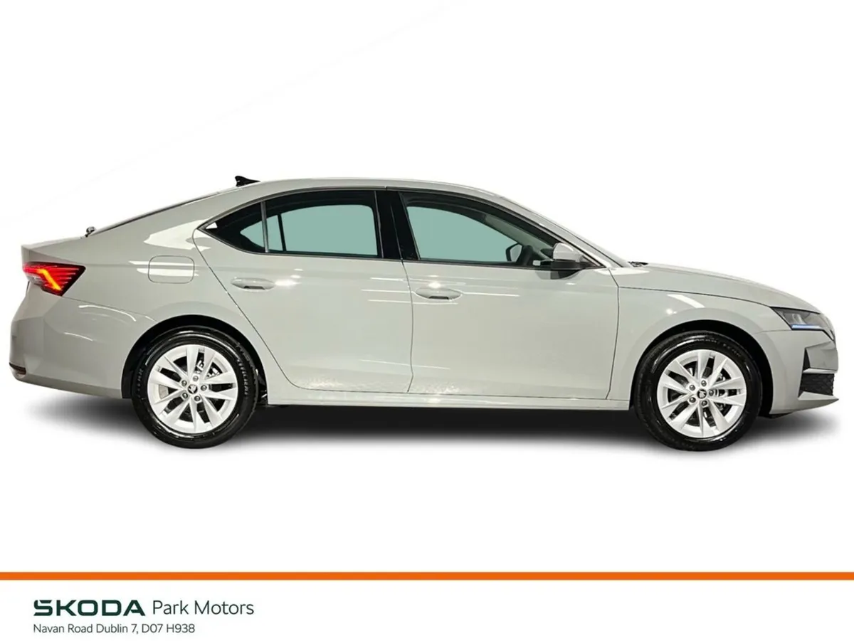 Skoda Octavia Saloon, Petrol, 2026, Grey