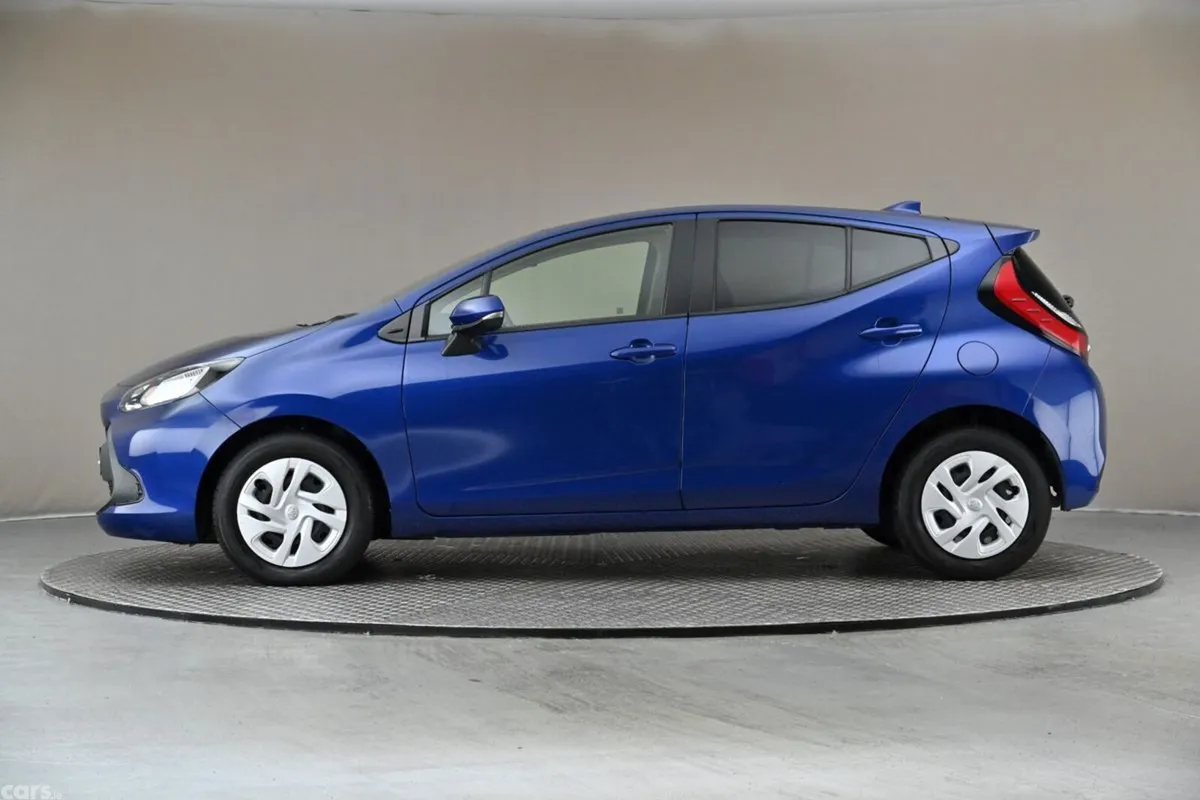 Toyota Aqua Hatchback, Petrol Hybrid, 2022, Blue