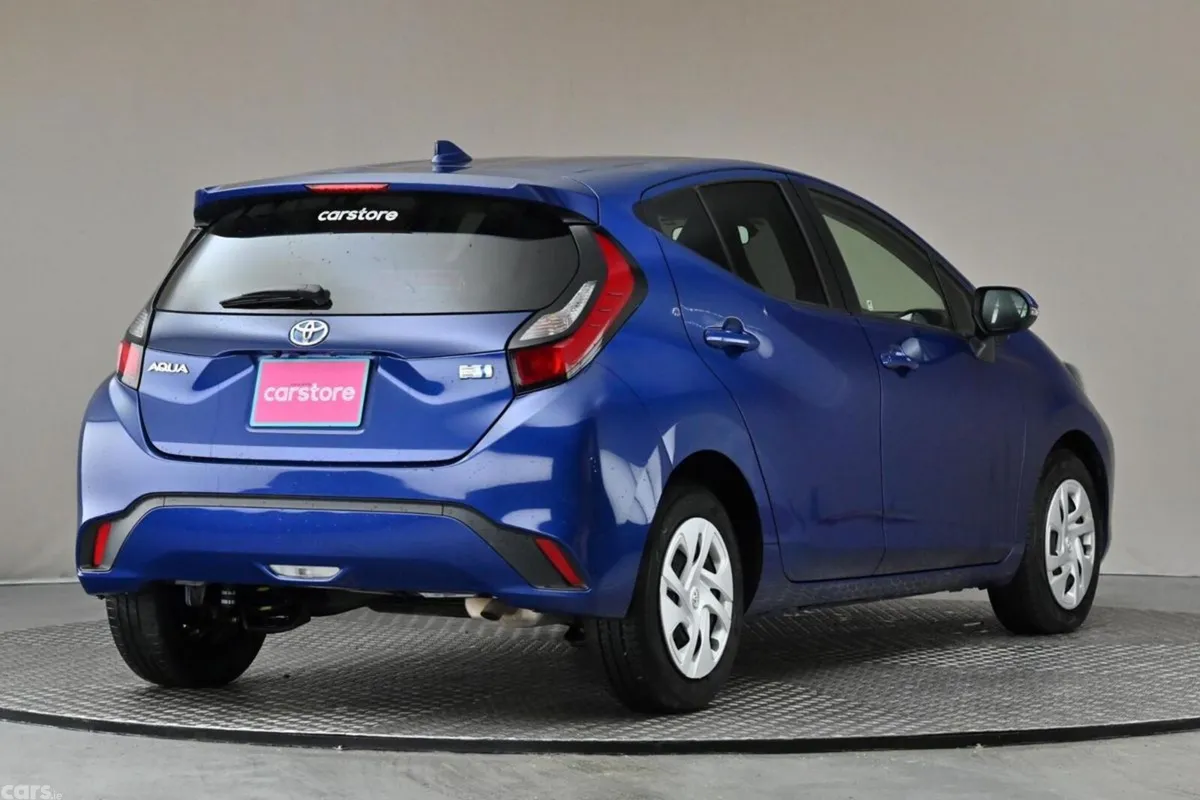 Toyota Aqua Hatchback, Petrol Hybrid, 2022, Blue