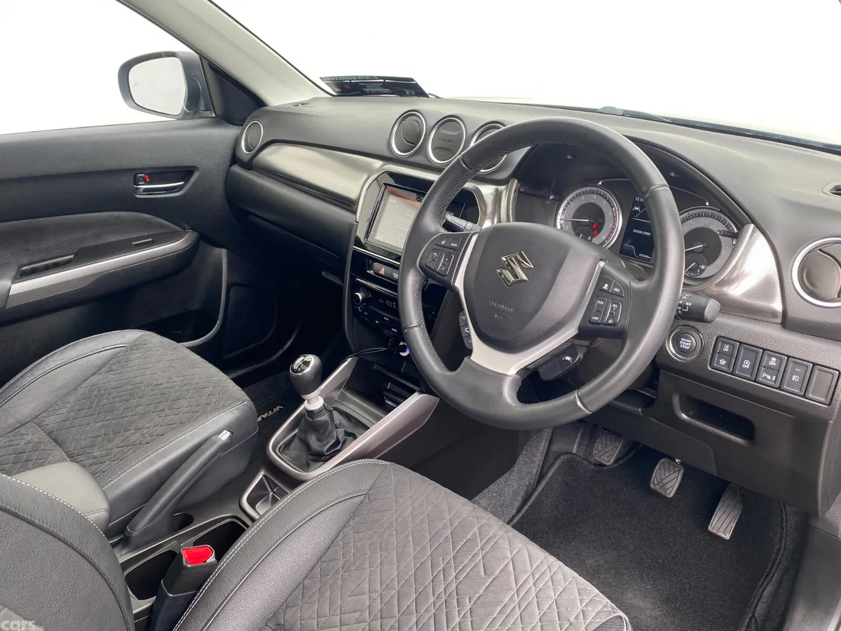 Suzuki Vitara SUV, Petrol, 2023, Grey