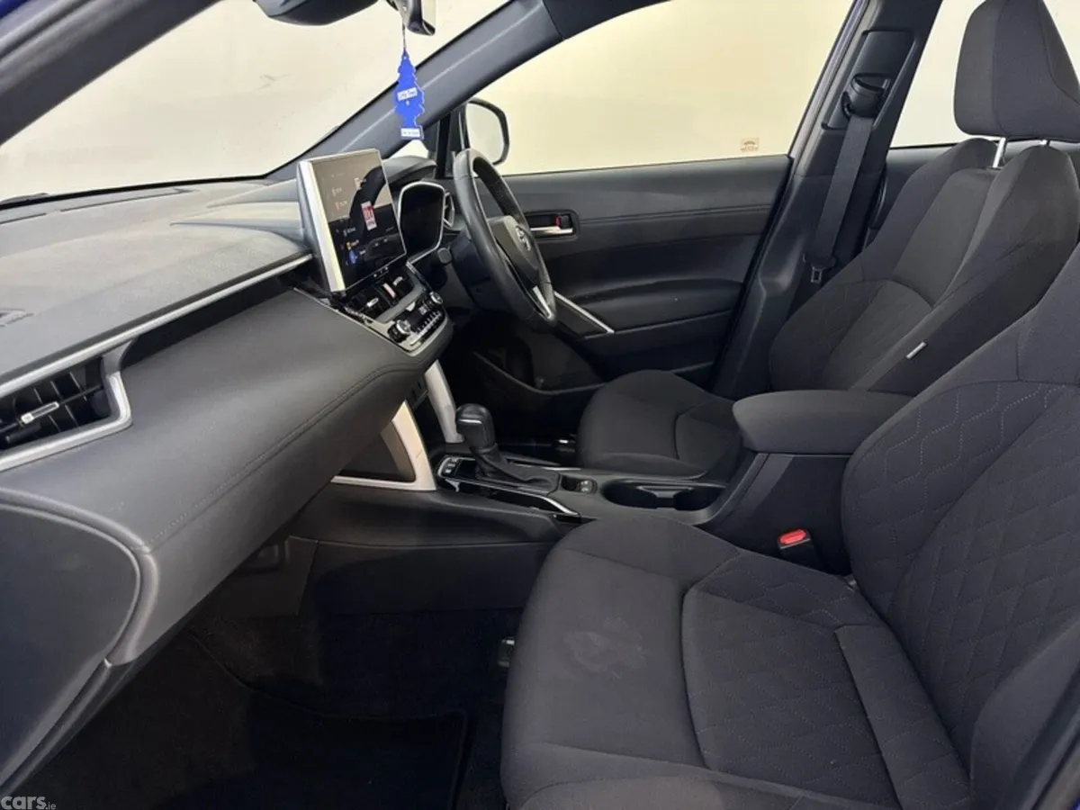 Toyota Corolla Cross Hatchback, Petrol Hybrid, 2024, Blue