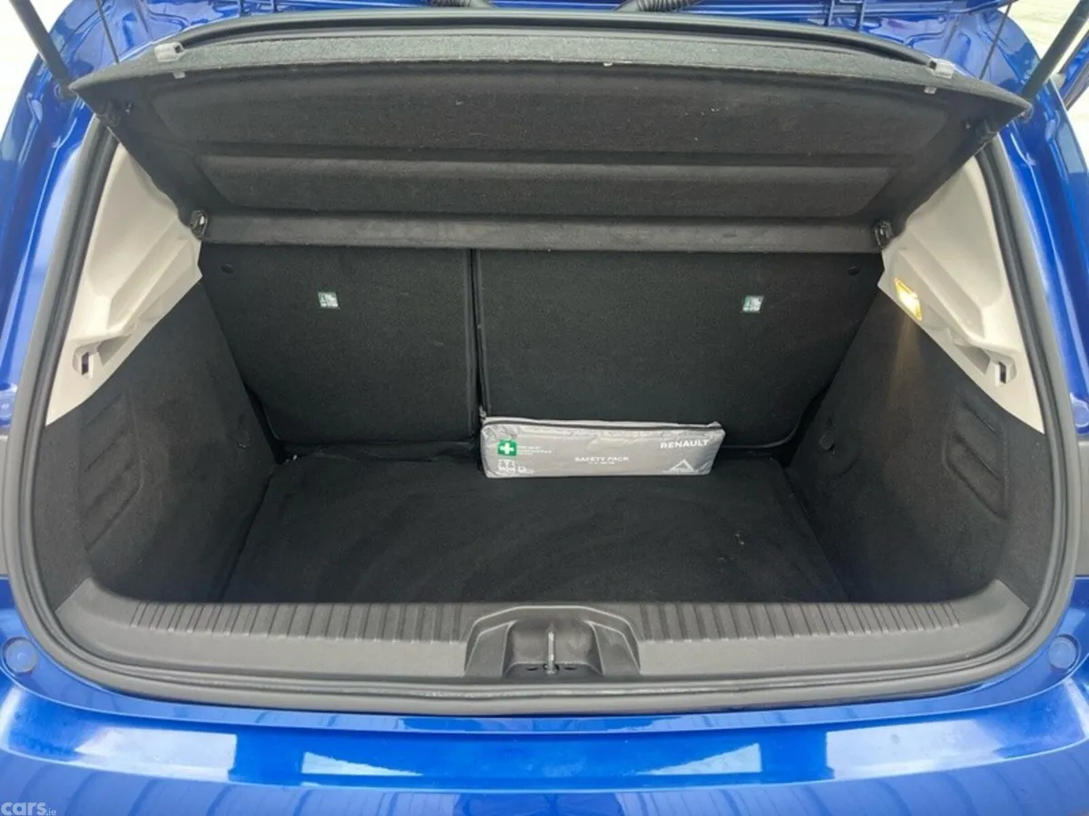 Renault Clio Hatchback, Petrol, 2022, Blue