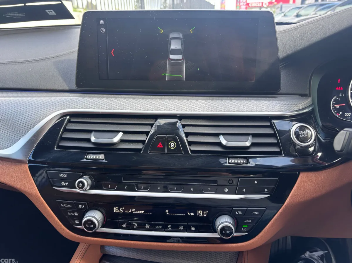 BMW 5-Series Saloon, Petrol Plug-in Hybrid, 2018, Black