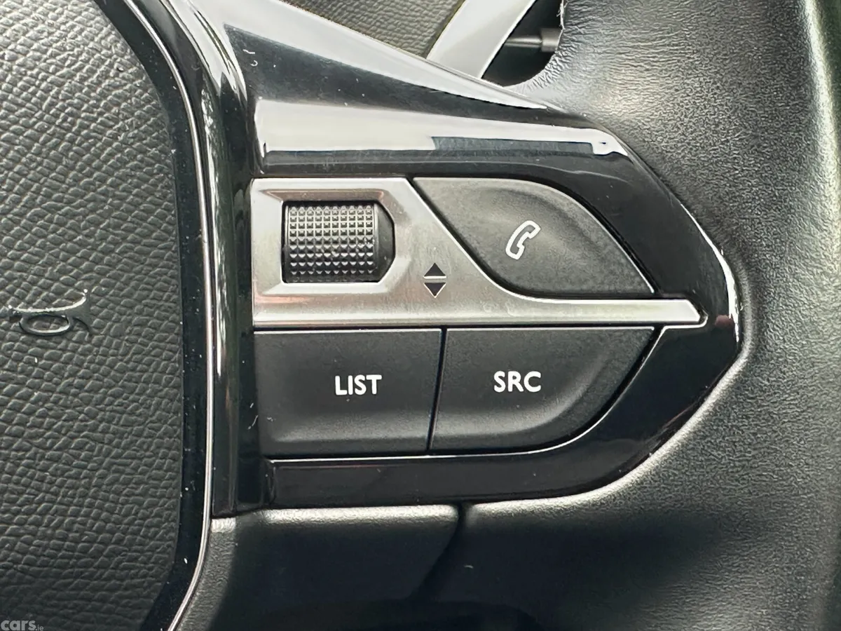 Peugeot 5008 MPV, Diesel, 2021, Black