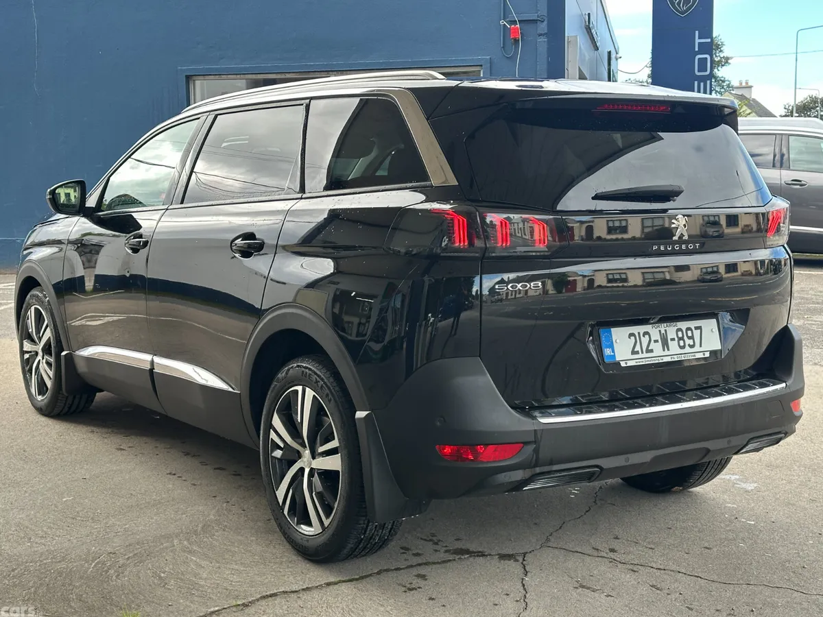 Peugeot 5008 MPV, Diesel, 2021, Black