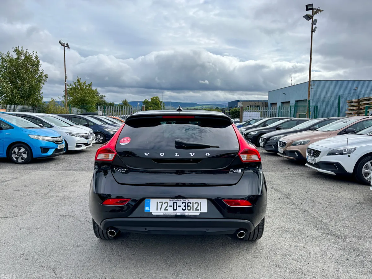 Volvo V40 Hatchback, Diesel, 2017, Black