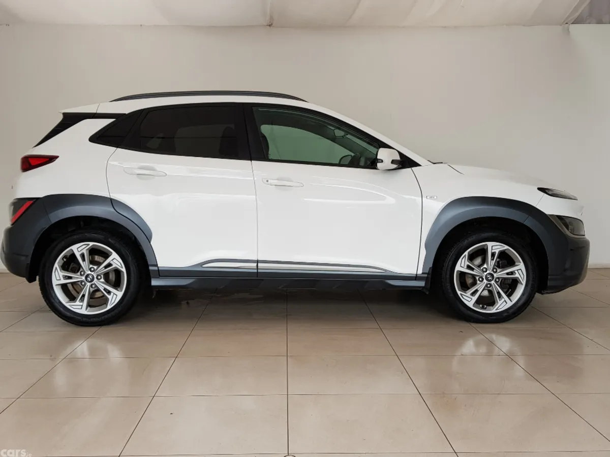 Hyundai KONA MPV, Diesel, 2021, White