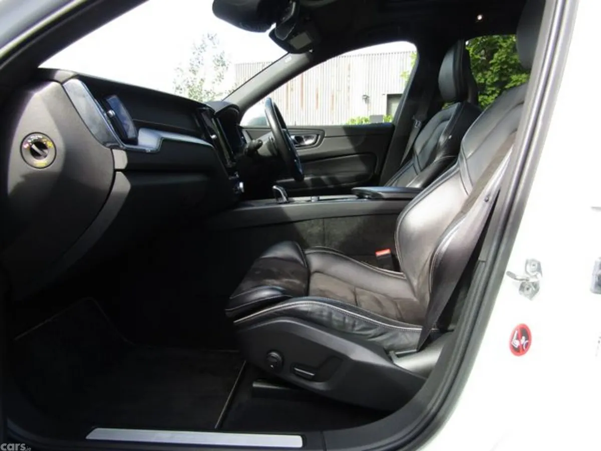 Volvo XC60 Estate, Petrol Plug-in Hybrid, 2018, White