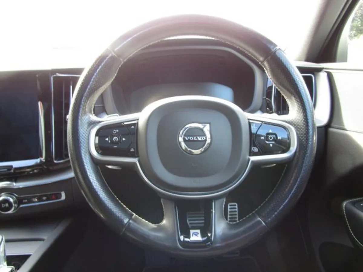 Volvo XC60 Estate, Petrol Plug-in Hybrid, 2018, White