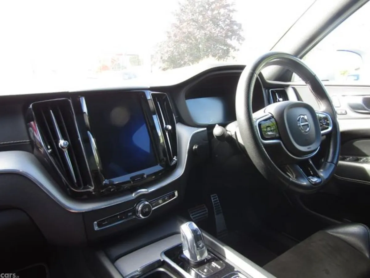 Volvo XC60 Estate, Petrol Plug-in Hybrid, 2018, White