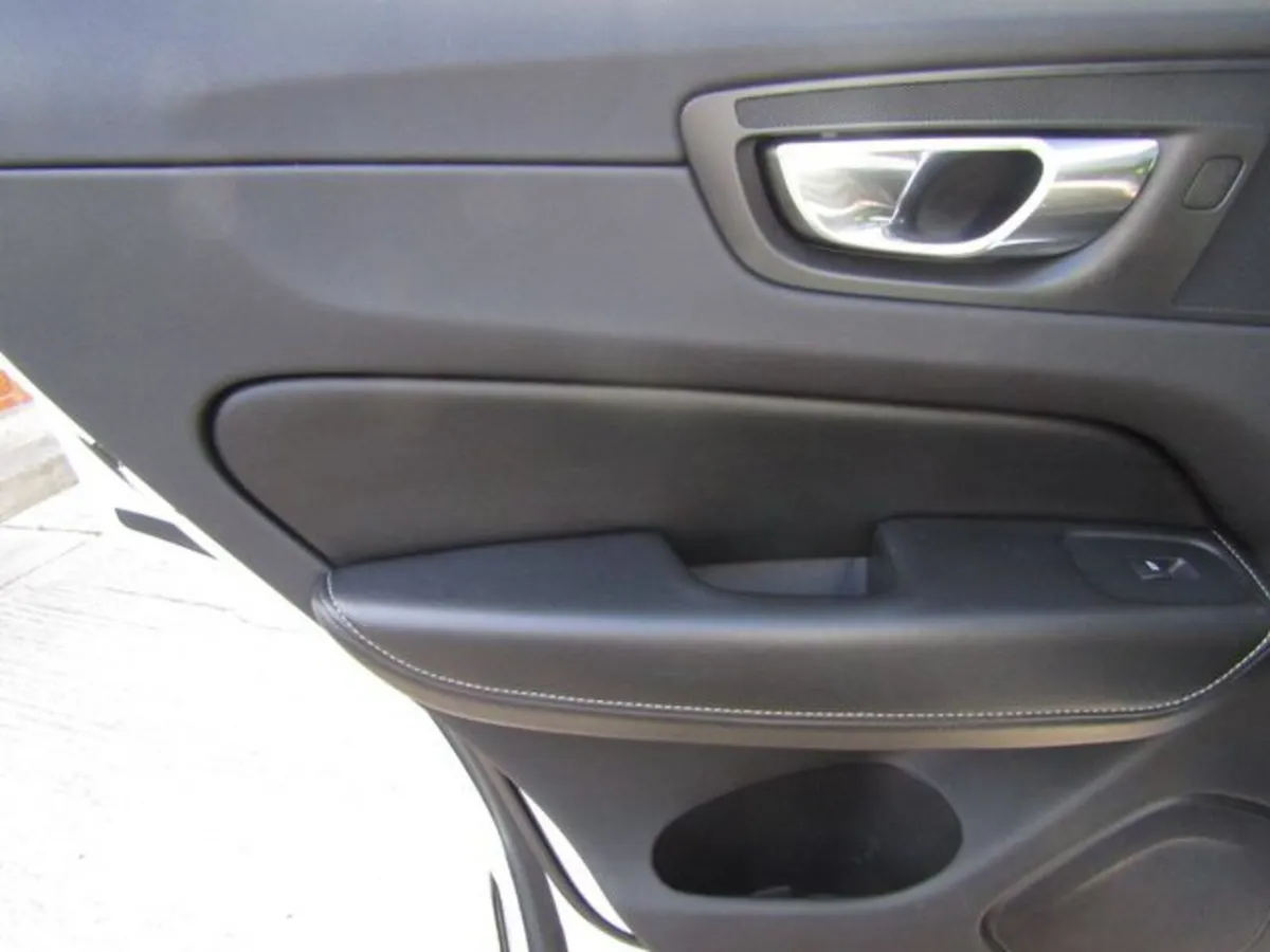 Volvo XC60 Estate, Petrol Plug-in Hybrid, 2018, White