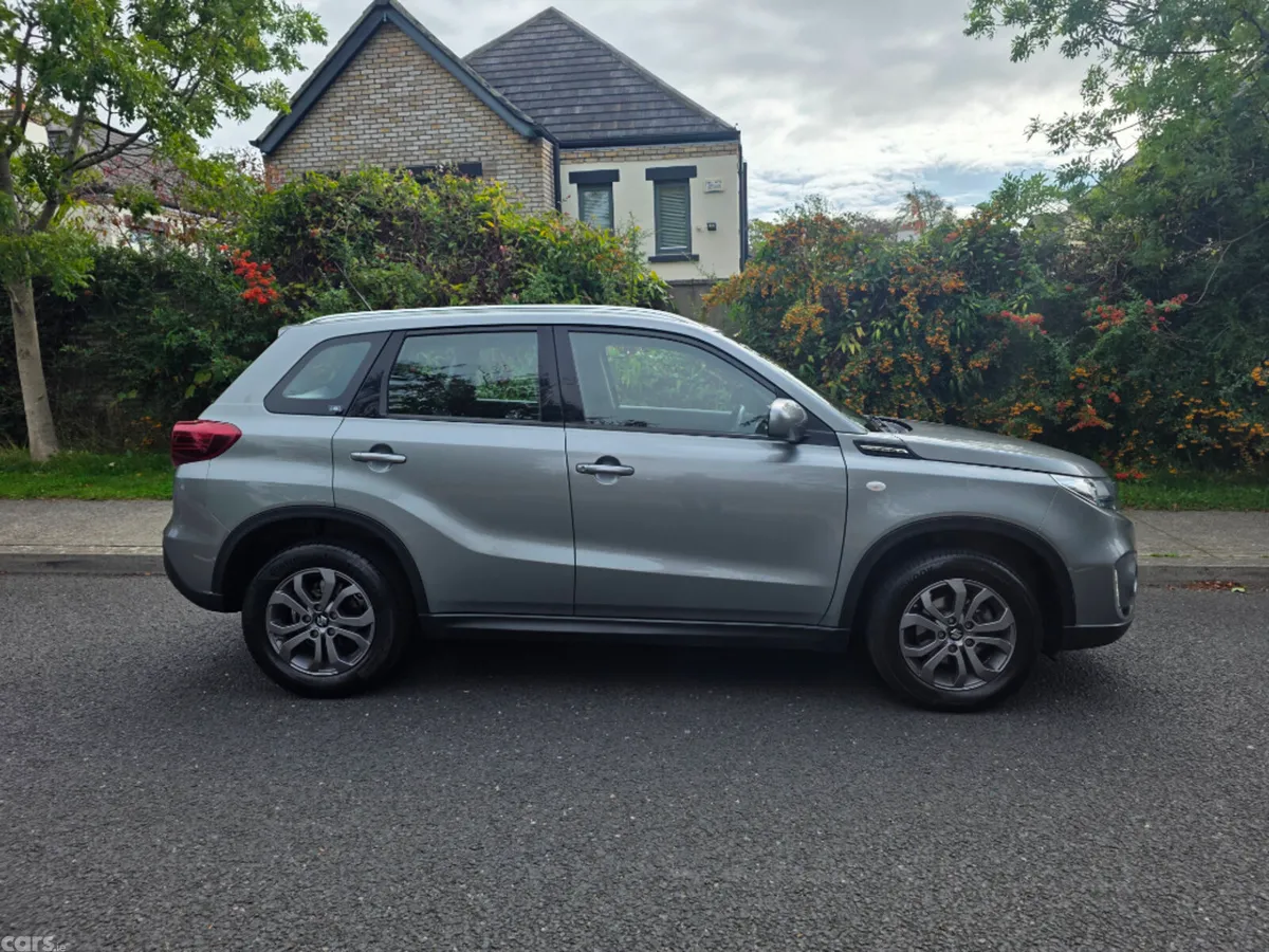 Suzuki Vitara Hatchback, Petrol, 2021, Grey
