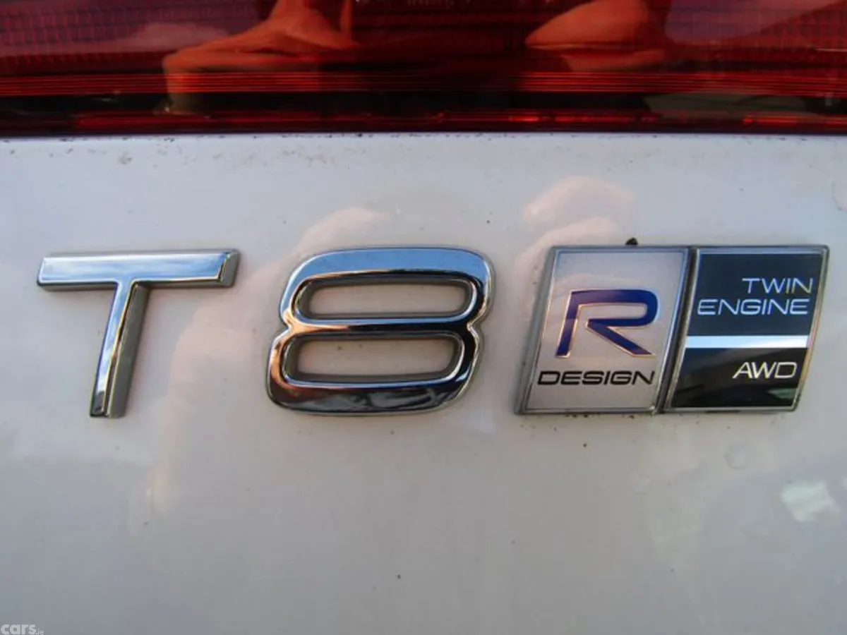 Volvo XC60 Estate, Petrol Plug-in Hybrid, 2018, White