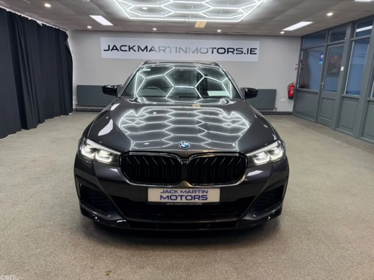 BMW 5-Series Estate, Petrol Hybrid, 2022, Grey